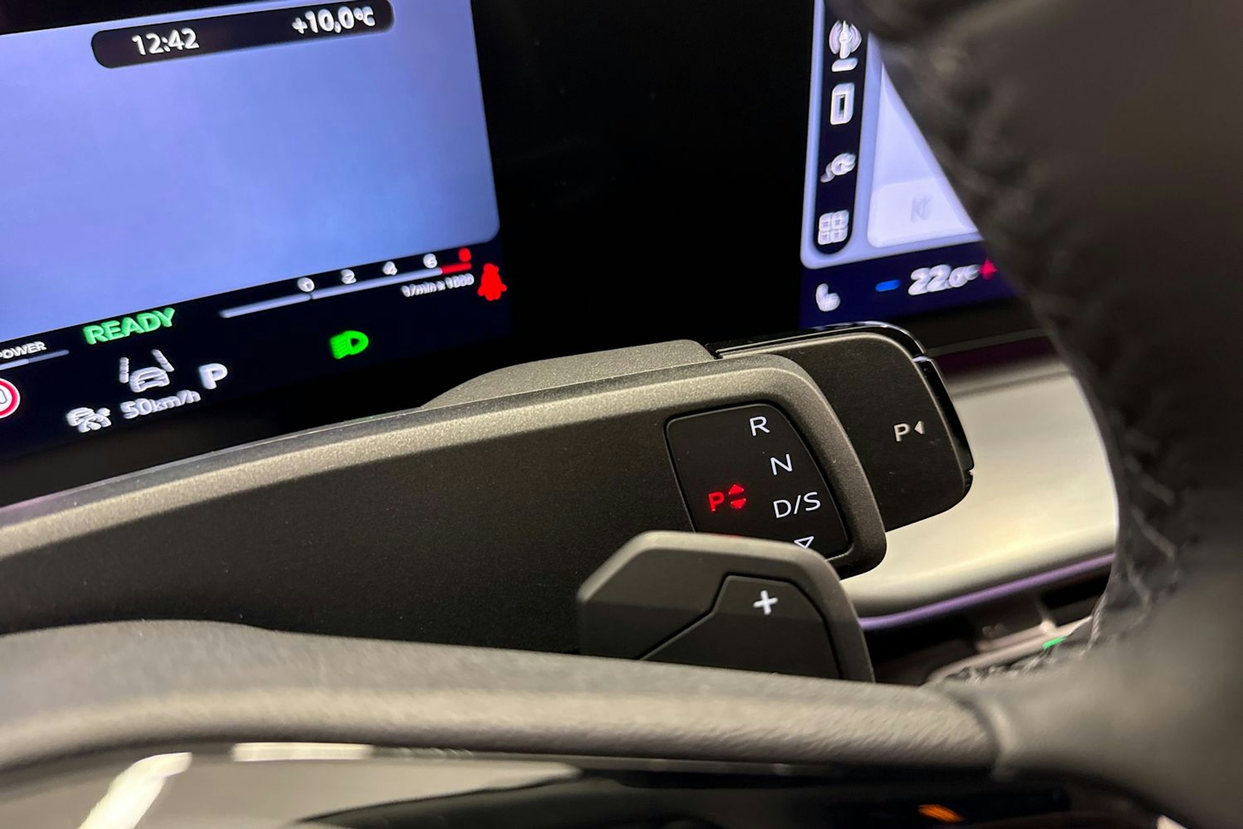 valkoinen Audi Q3 2026 kuva 16.