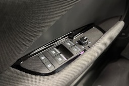 valkoinen Audi Q3 2026 kuva 19.