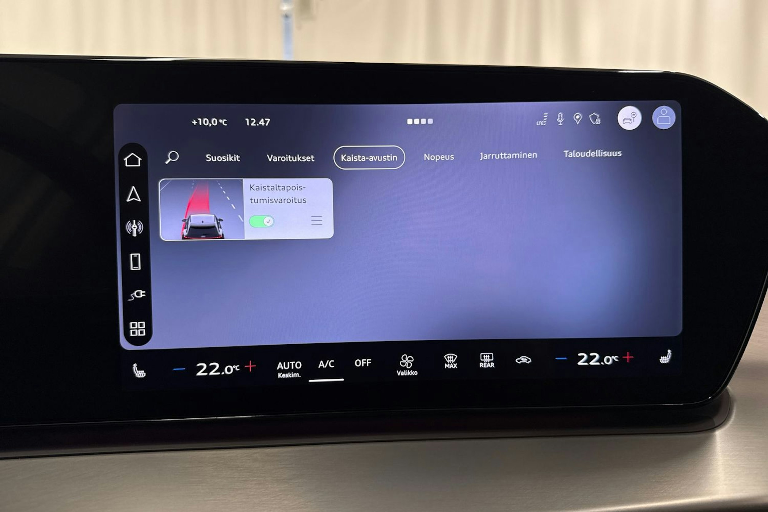 valkoinen Audi Q3 2026 kuva 27.