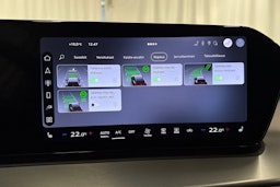 valkoinen Audi Q3 2026 kuva 28.