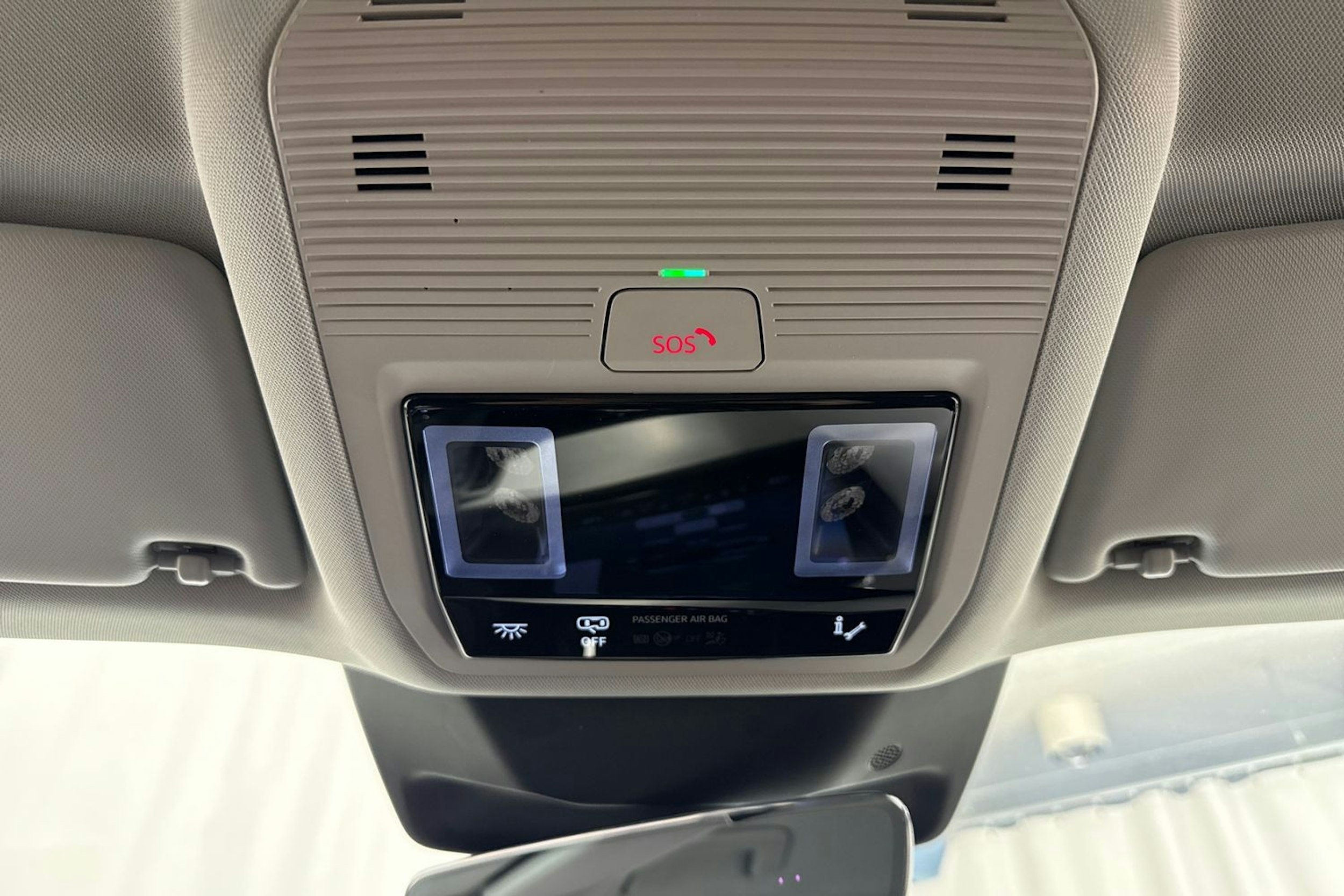 valkoinen Audi Q3 2026 kuva 32.