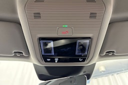 valkoinen Audi Q3 2026 kuva 32.