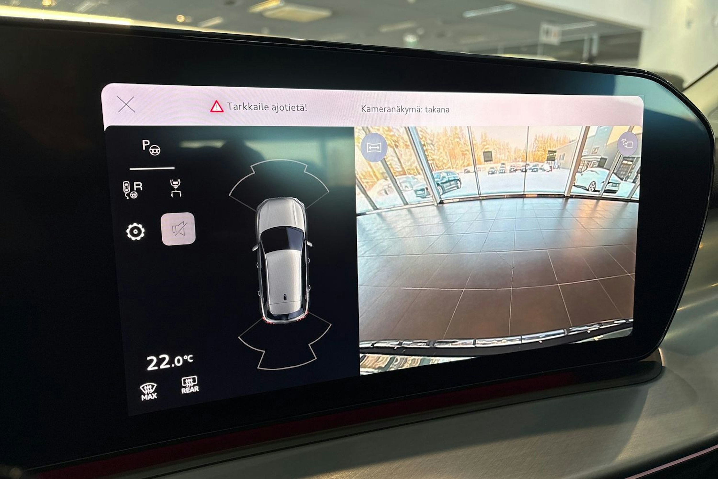 met. vihreä Audi Q3 2026 kuva 11.