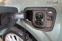 met. vihreä Audi Q3 2026 kuva 20.