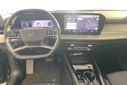 musta Audi Q3 2026 kuva 7.