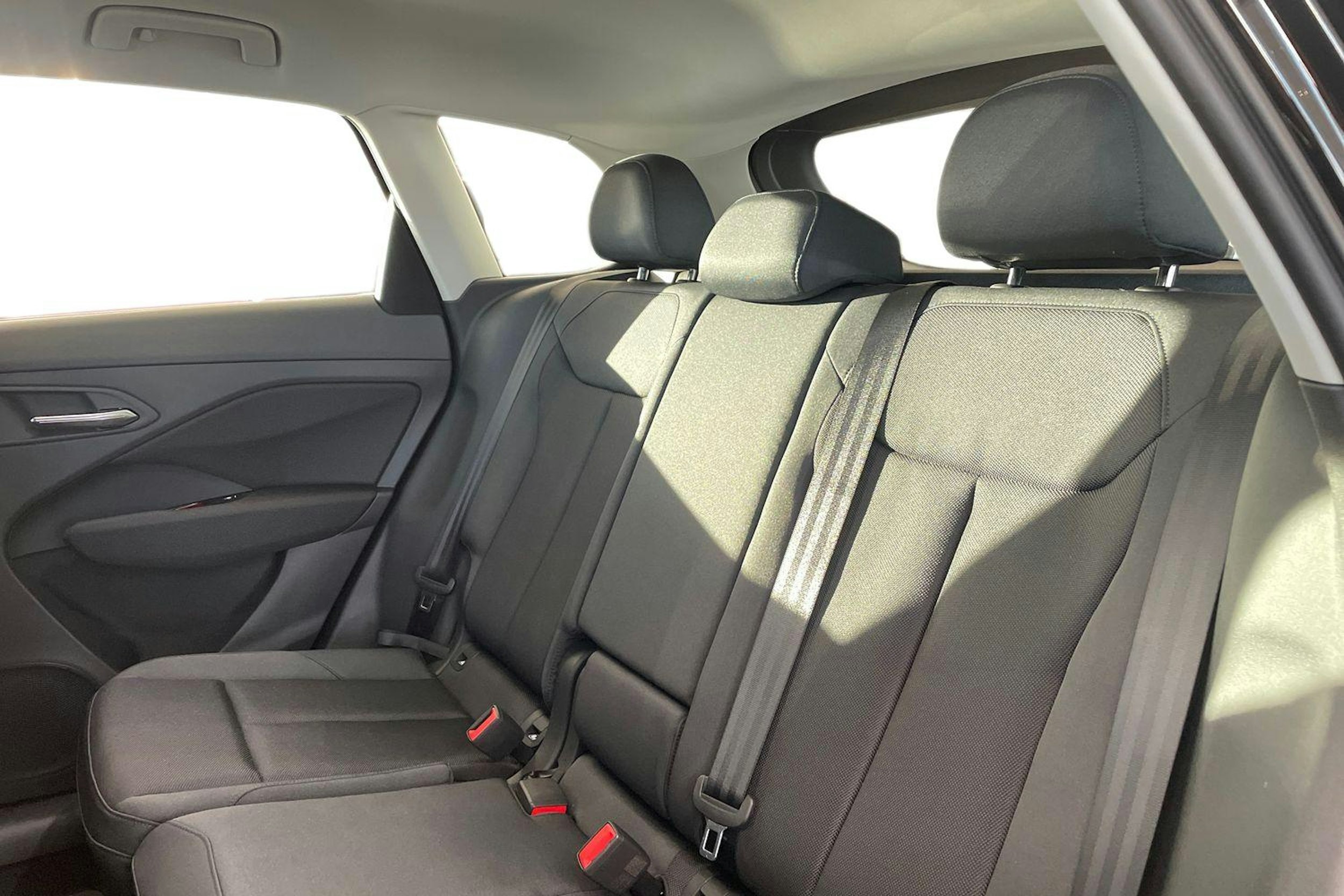 musta Audi Q3 2026 kuva 8.