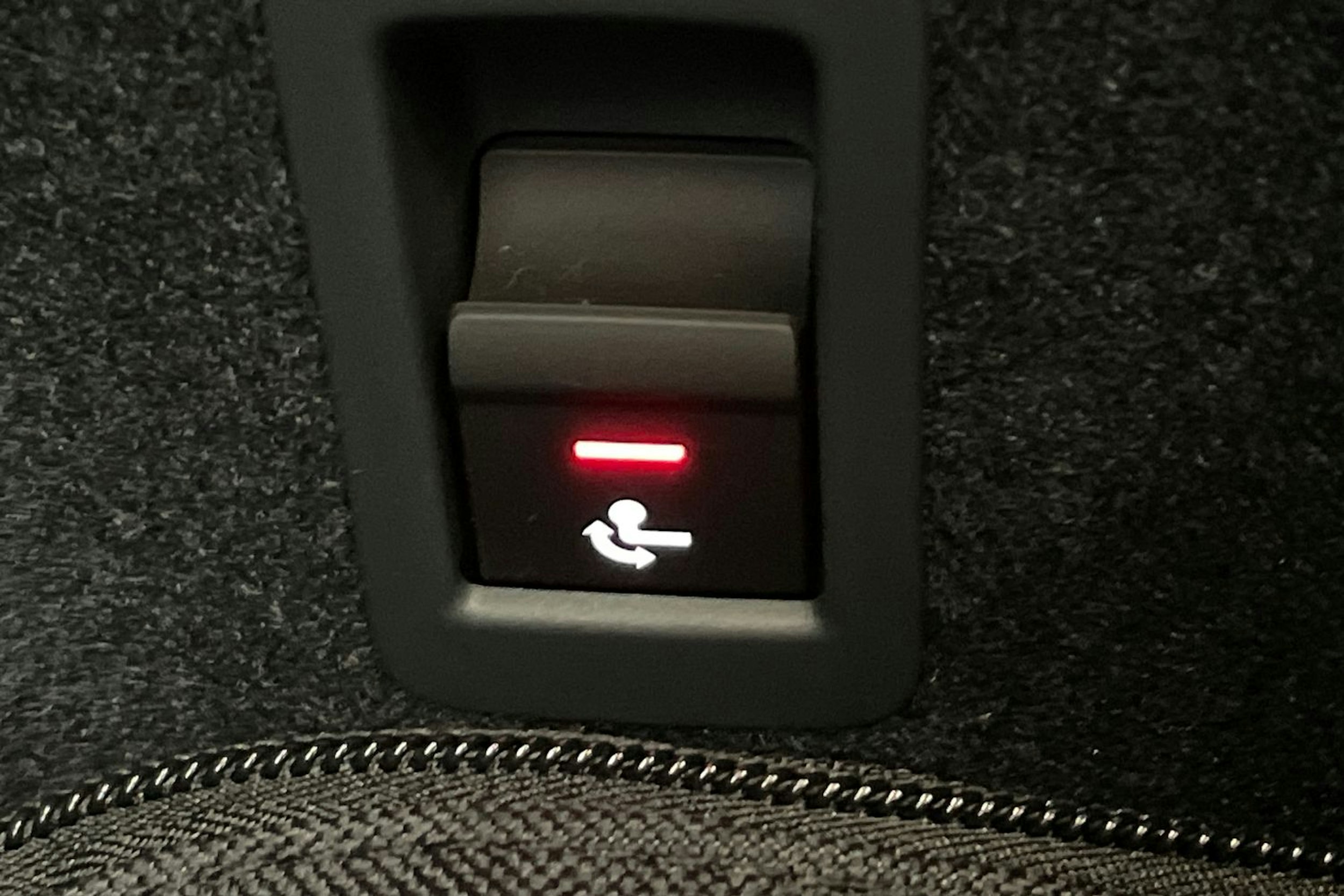 musta Audi Q3 2026 kuva 14.