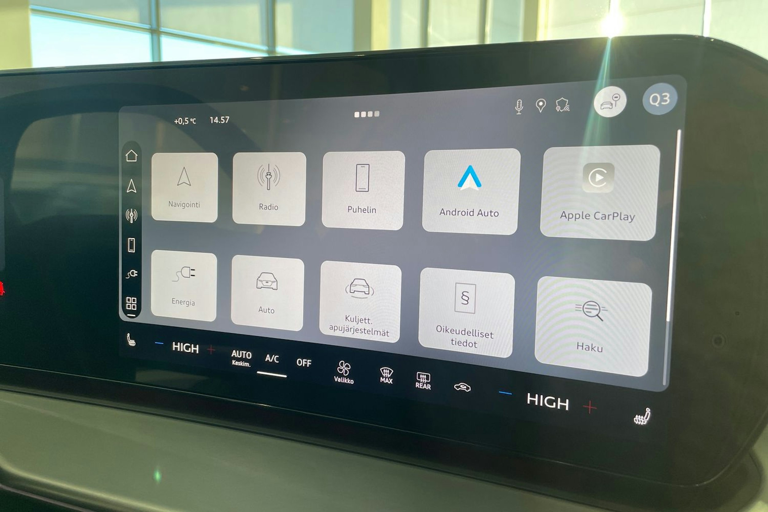 musta Audi Q3 2026 kuva 20.