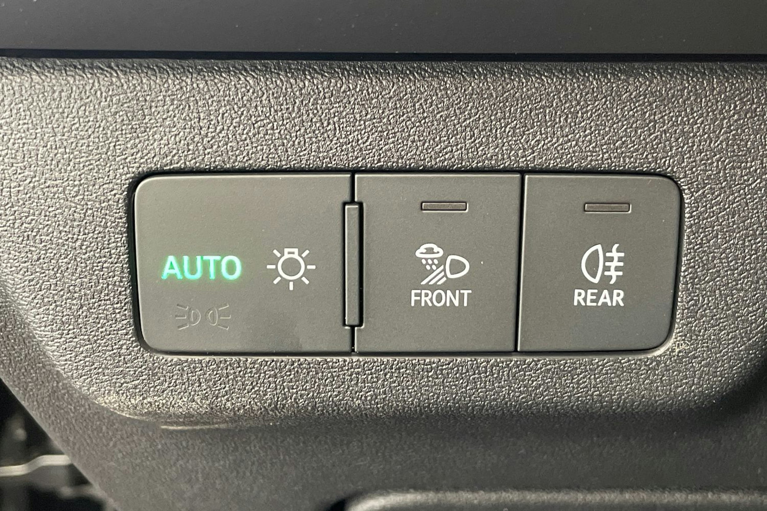 musta Audi Q3 2026 kuva 24.