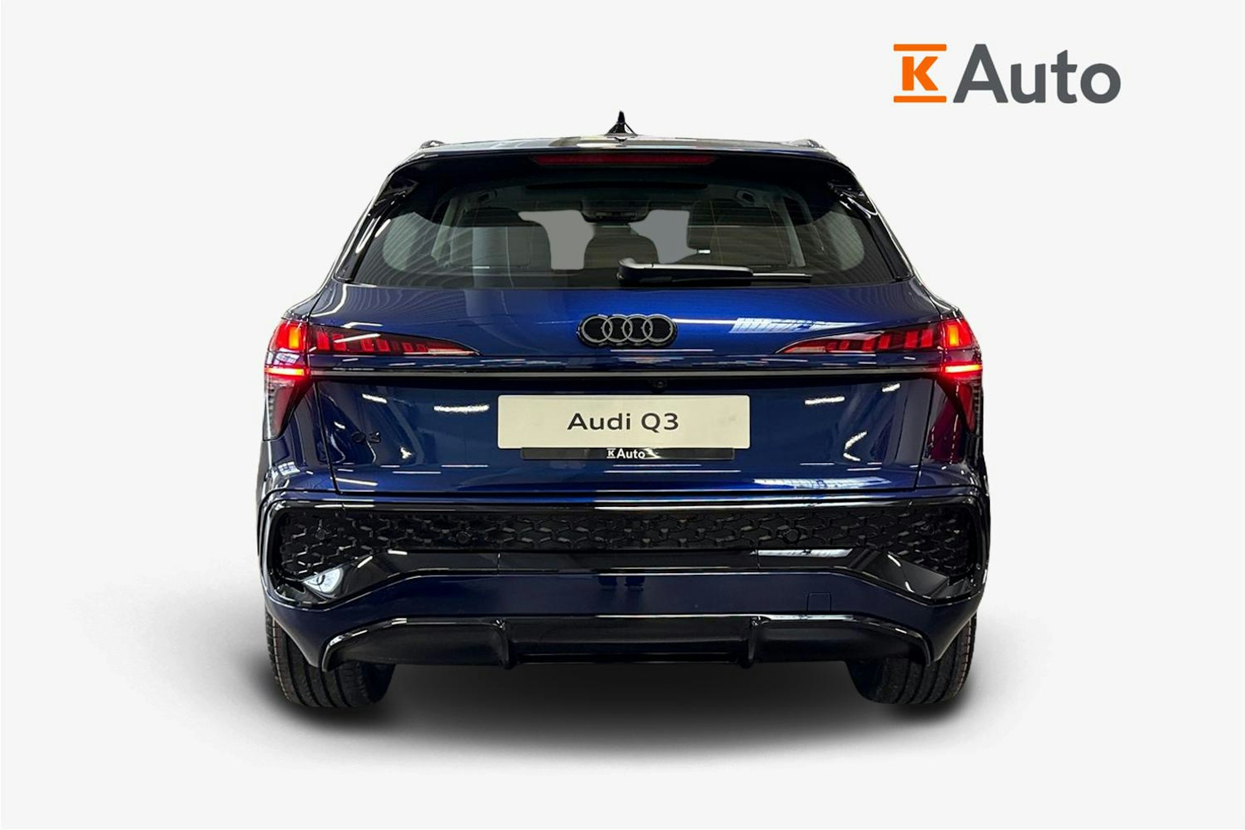 met. sininen Audi Q3 2026 kuva 3.