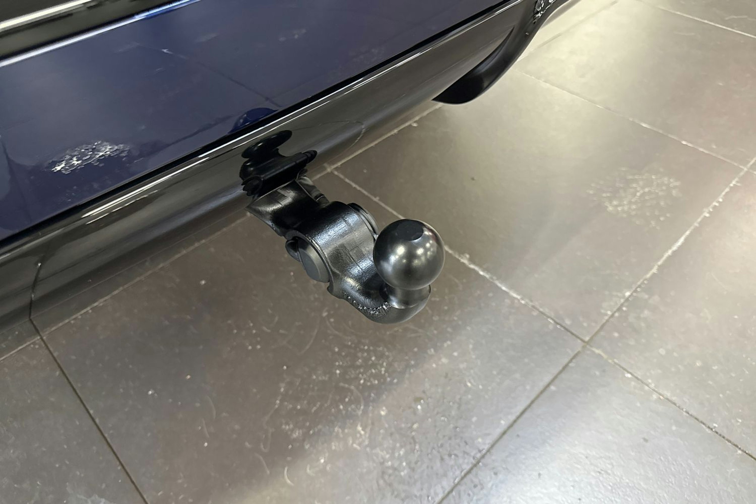 met. sininen Audi Q3 2026 kuva 12.