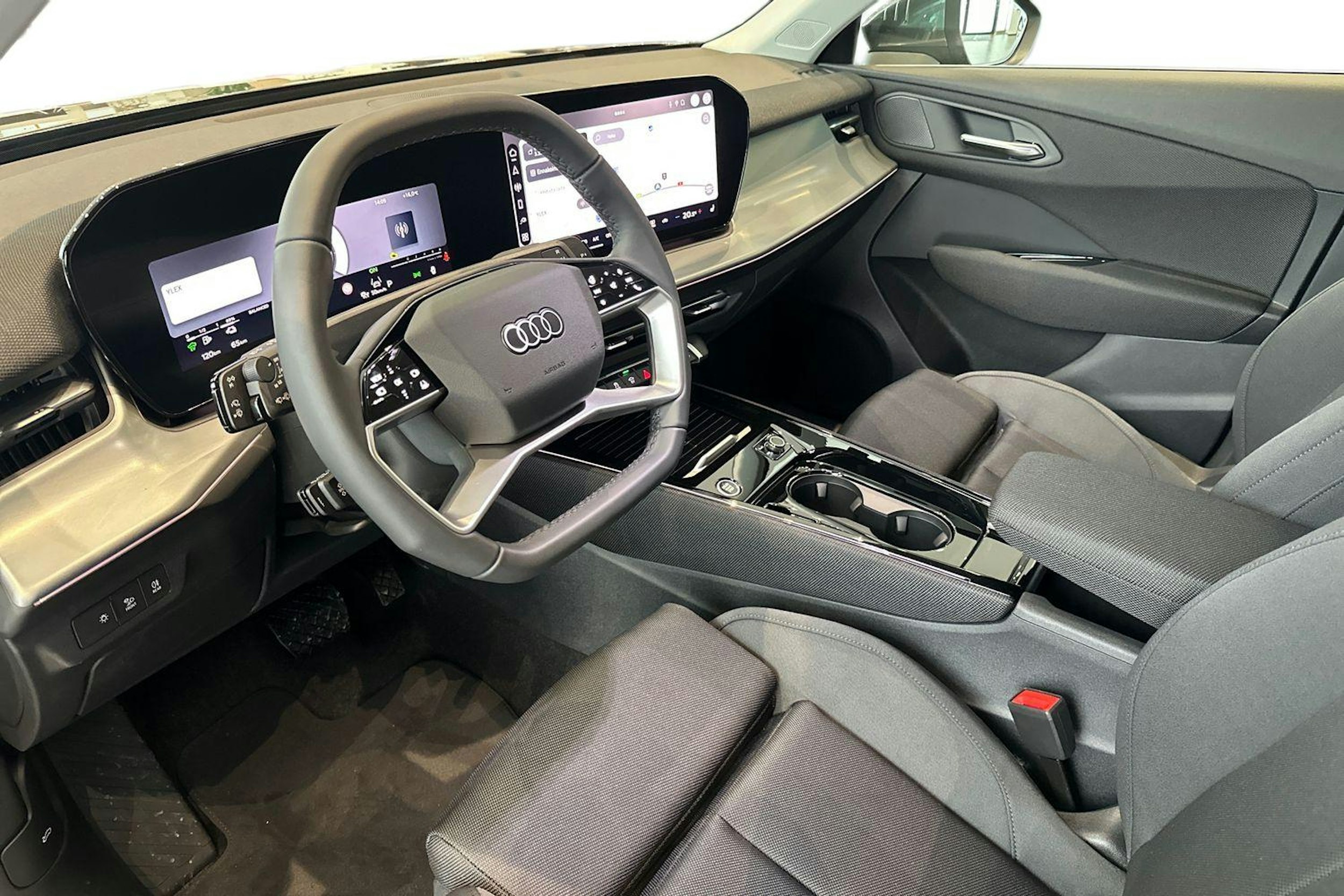 met. harmaa Audi Q3 2026 kuva 6.