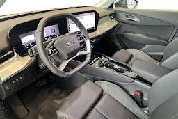 met. harmaa Audi Q3 2026 kuva 6.