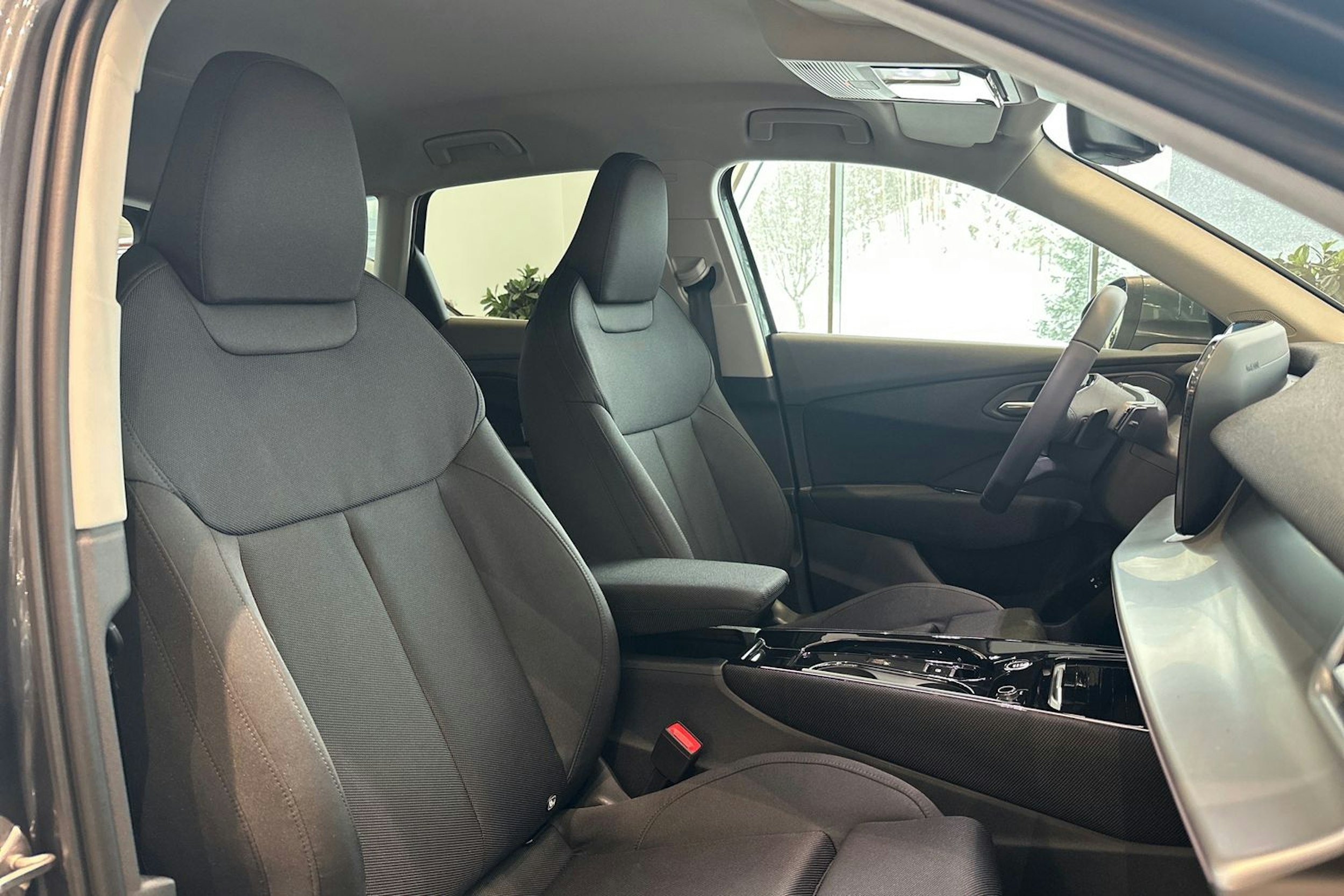 met. harmaa Audi Q3 2026 kuva 14.