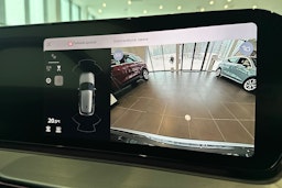 met. harmaa Audi Q3 2026 kuva 15.