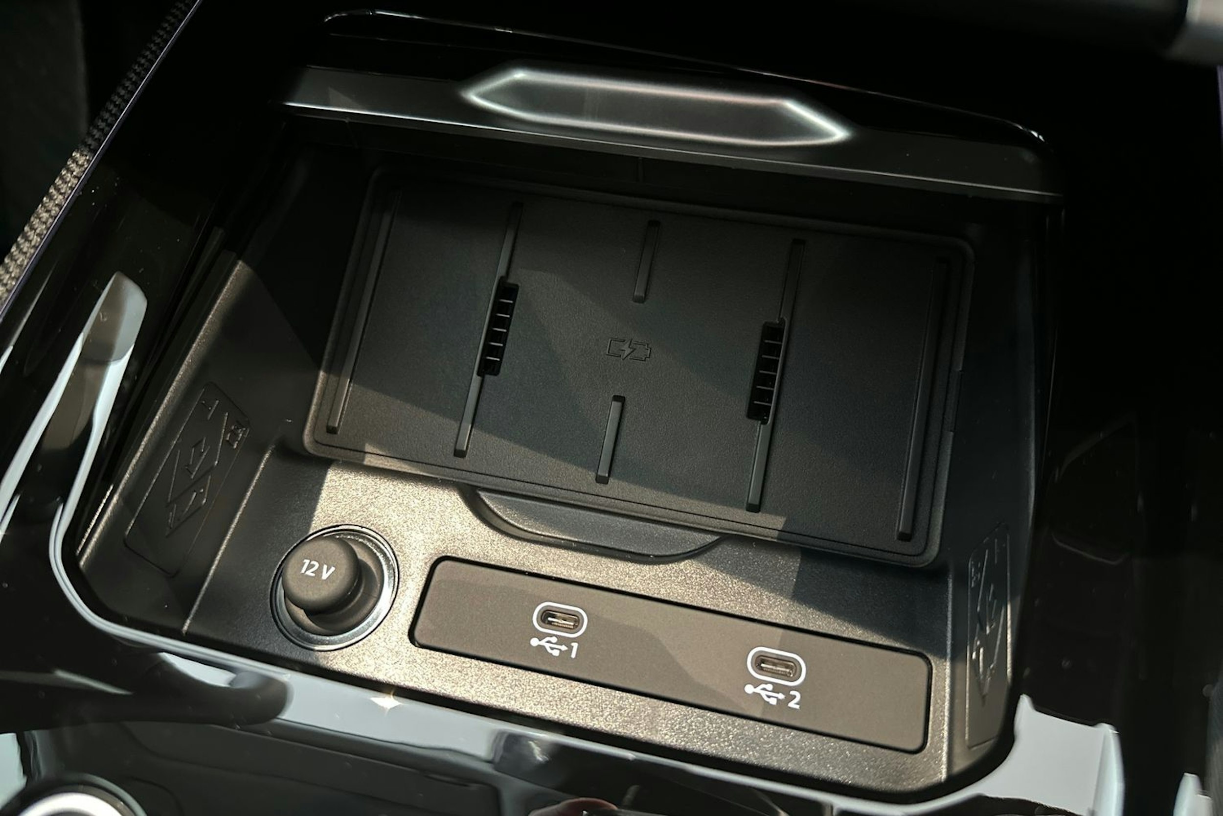 met. harmaa Audi Q3 2026 kuva 18.