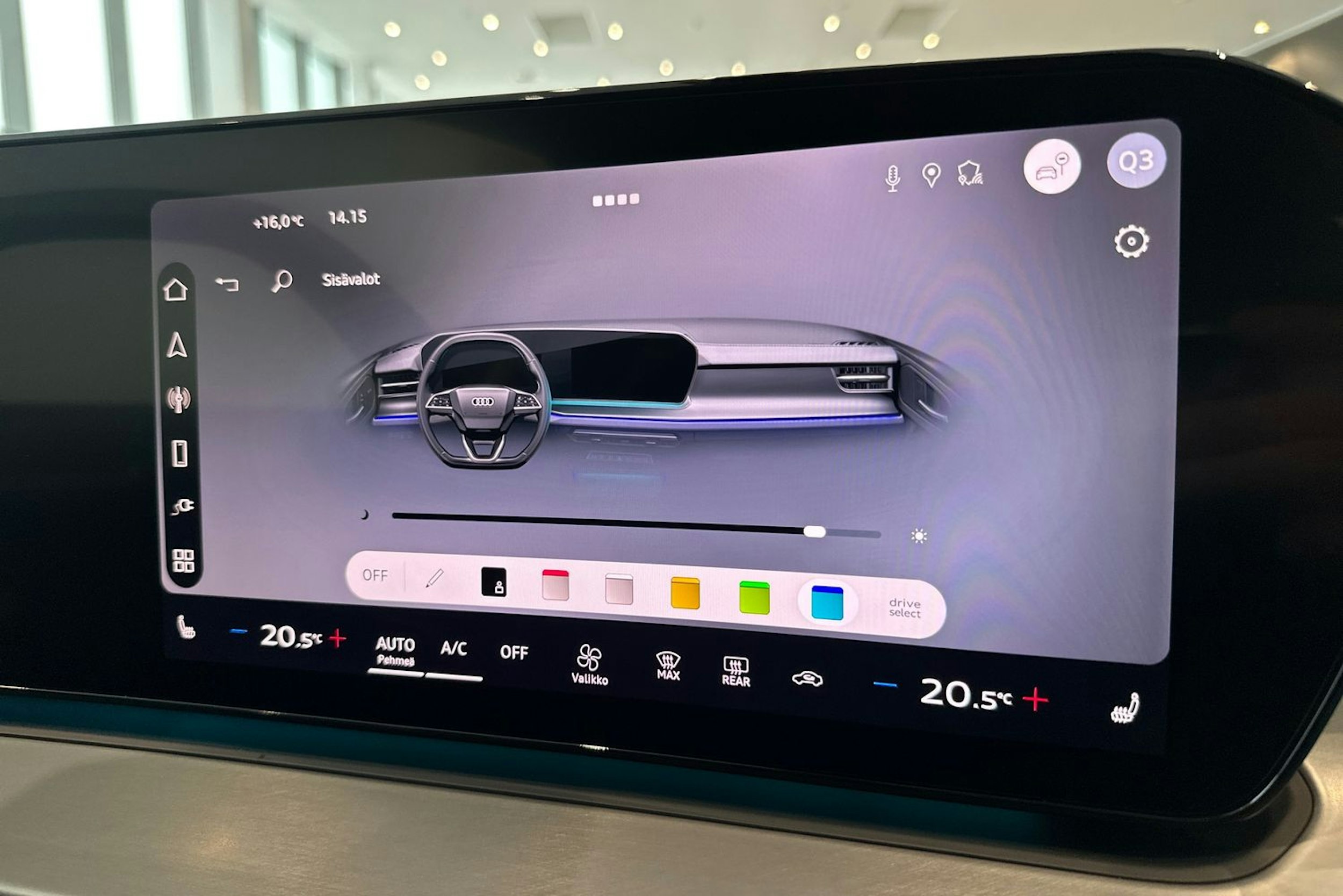 met. harmaa Audi Q3 2026 kuva 19.