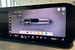 met. harmaa Audi Q3 2026 kuva 19.