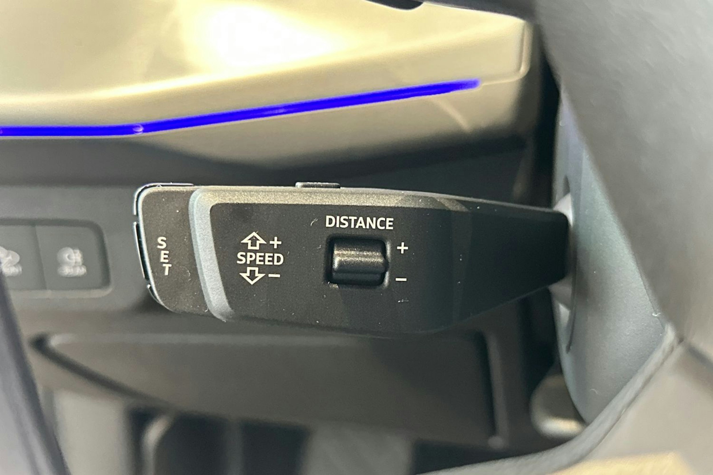 met. harmaa Audi Q3 2026 kuva 20.