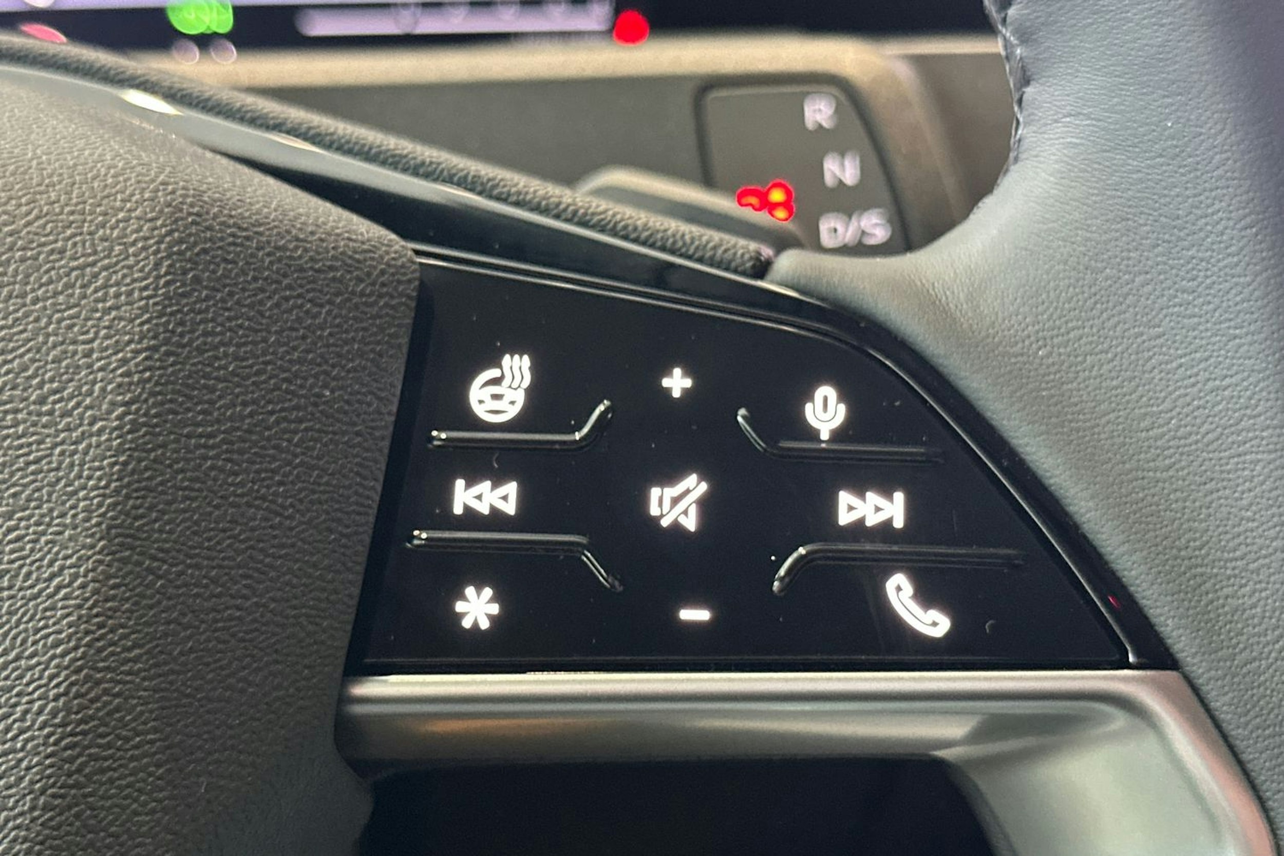 met. harmaa Audi Q3 2026 kuva 21.