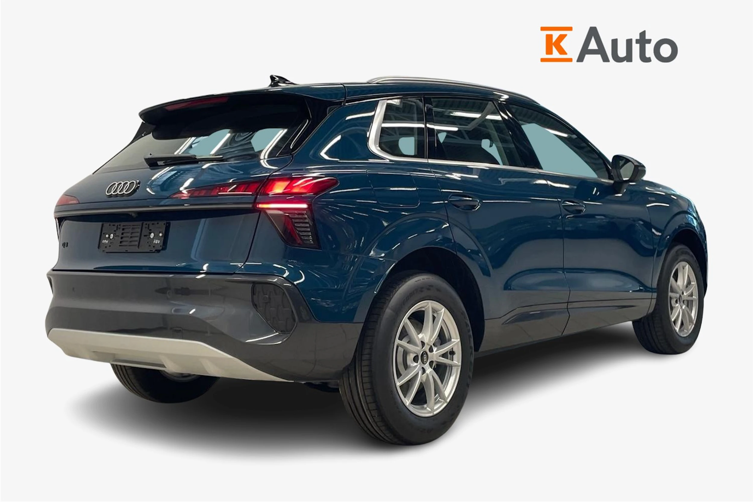 sininen Audi Q3 2026 kuva 2.