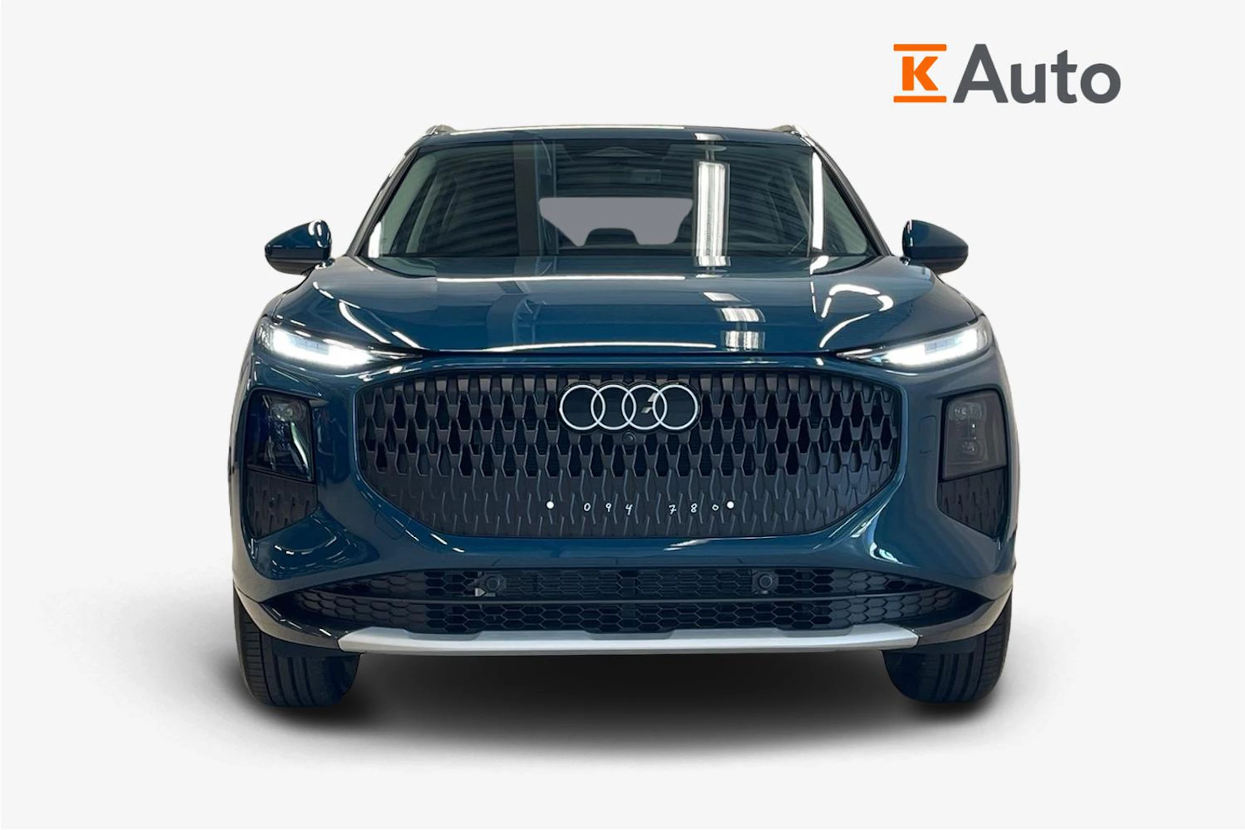 sininen Audi Q3 2026 kuva 4.