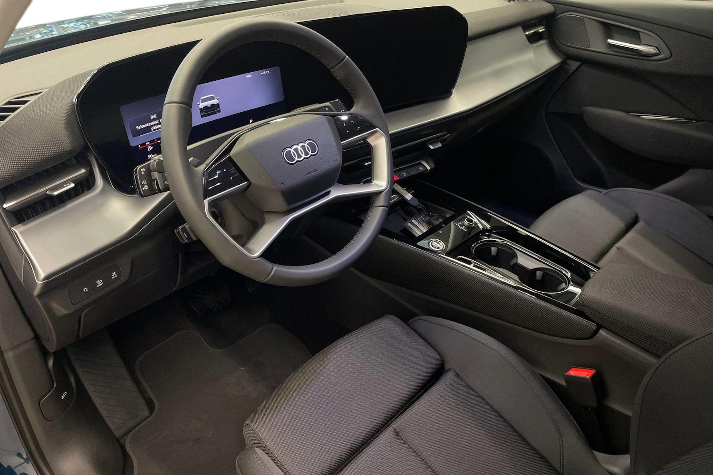 sininen Audi Q3 2026 kuva 6.
