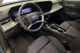 sininen Audi Q3 2026 kuva 6.