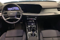 sininen Audi Q3 2026 kuva 7.