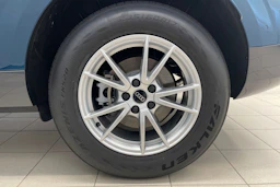 sininen Audi Q3 2026 kuva 10.