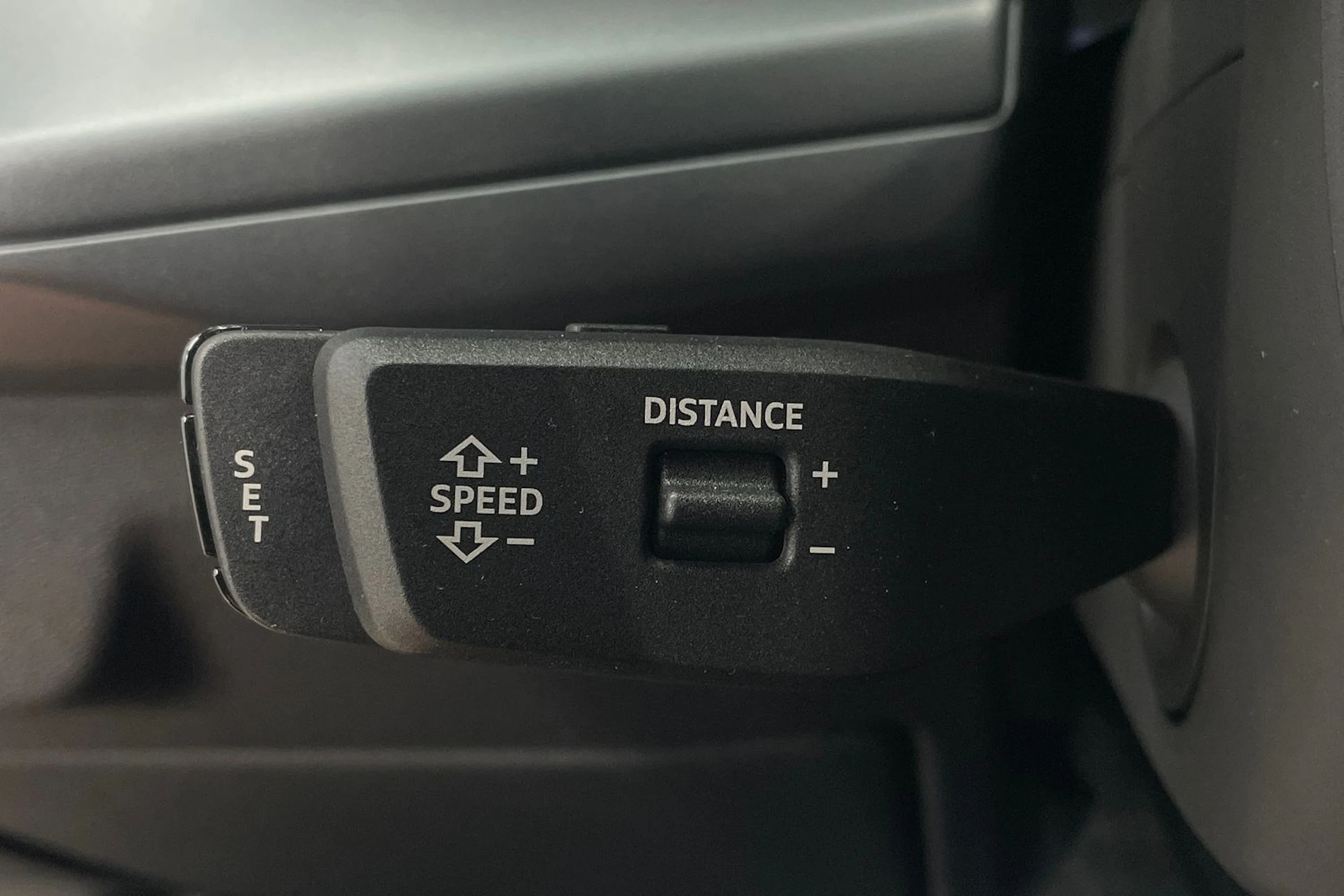 sininen Audi Q3 2026 kuva 17.