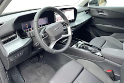 musta Audi Q3 2026 kuva 6.