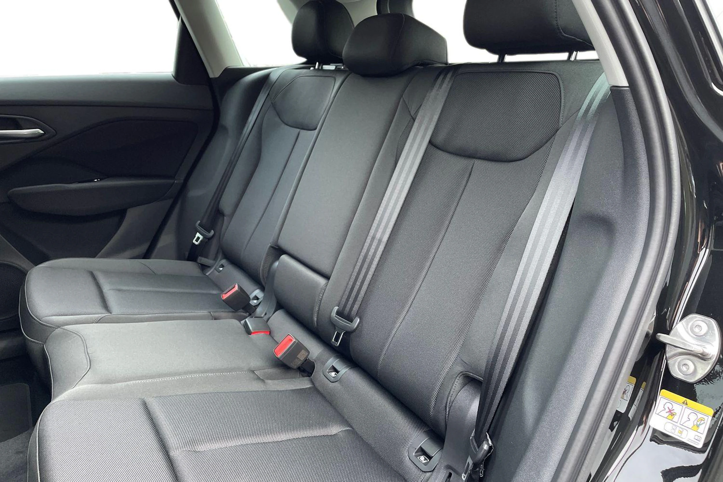musta Audi Q3 2026 kuva 8.