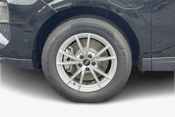 musta Audi Q3 2026 kuva 9.
