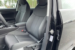 musta Audi Q3 2026 kuva 11.