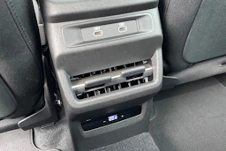 musta Audi Q3 2026 kuva 13.