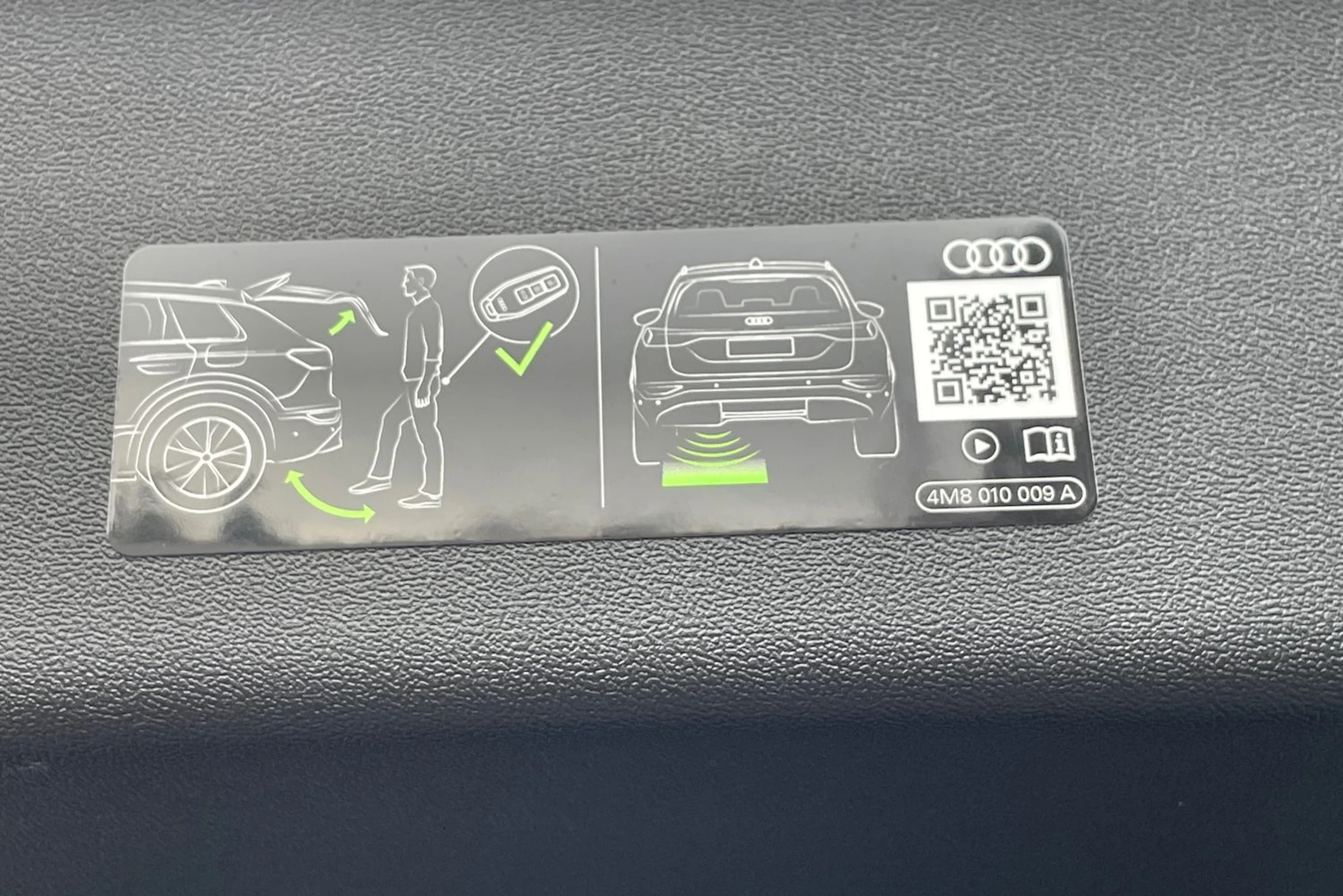 musta Audi Q3 2026 kuva 17.