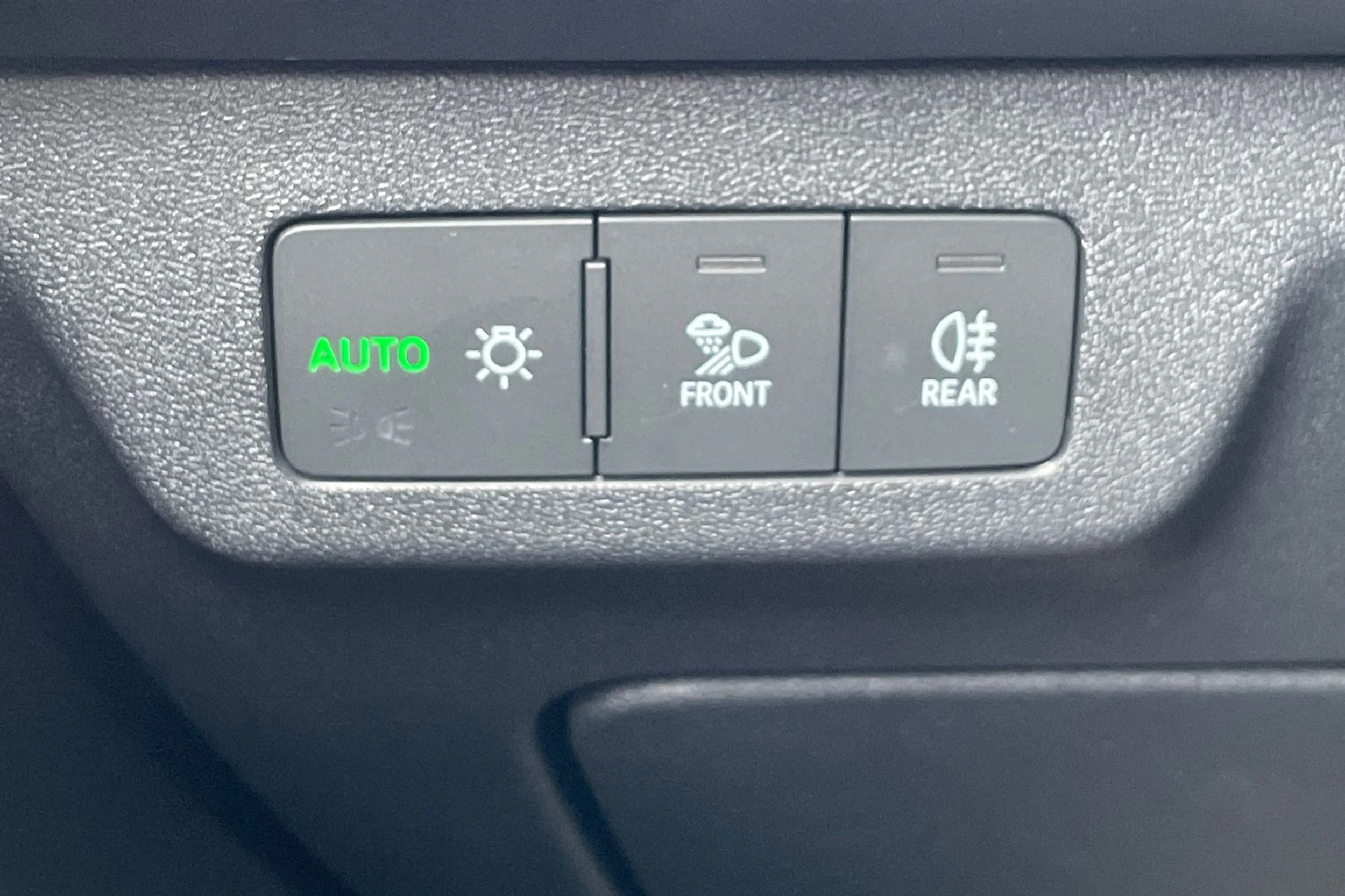 musta Audi Q3 2026 kuva 32.