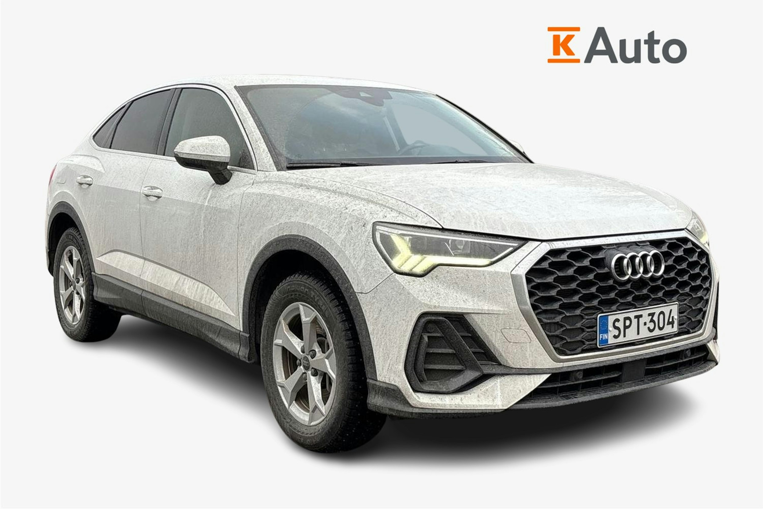 valkoinen Audi Q3 2024 kuva 29.