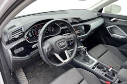 valkoinen Audi Q3 2024 kuva 31.