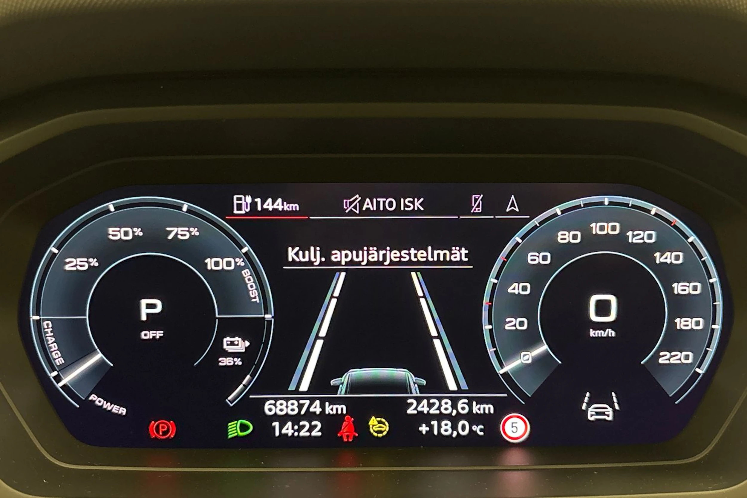 Harmaa Audi Q4 50 e-tron 2024 kuva 16.