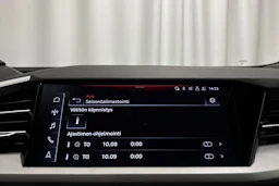 Harmaa Audi Q4 50 e-tron 2024 kuva 19.
