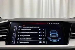 Harmaa Audi Q4 50 e-tron 2024 kuva 21.