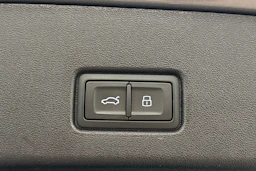 Harmaa Audi Q4 50 e-tron 2024 kuva 25.