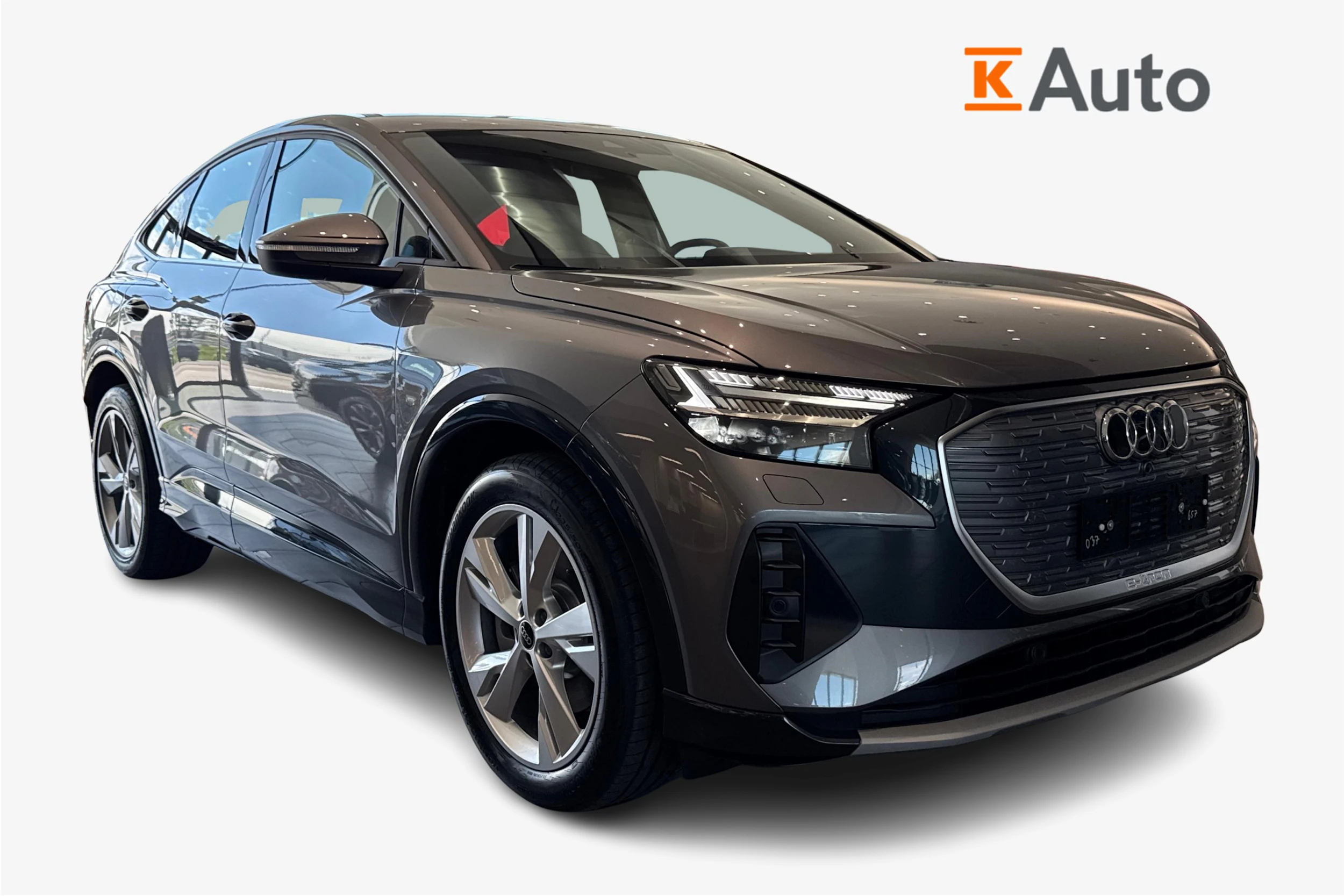 harmaa Audi Q4 e-tron 2026 kuva 1.