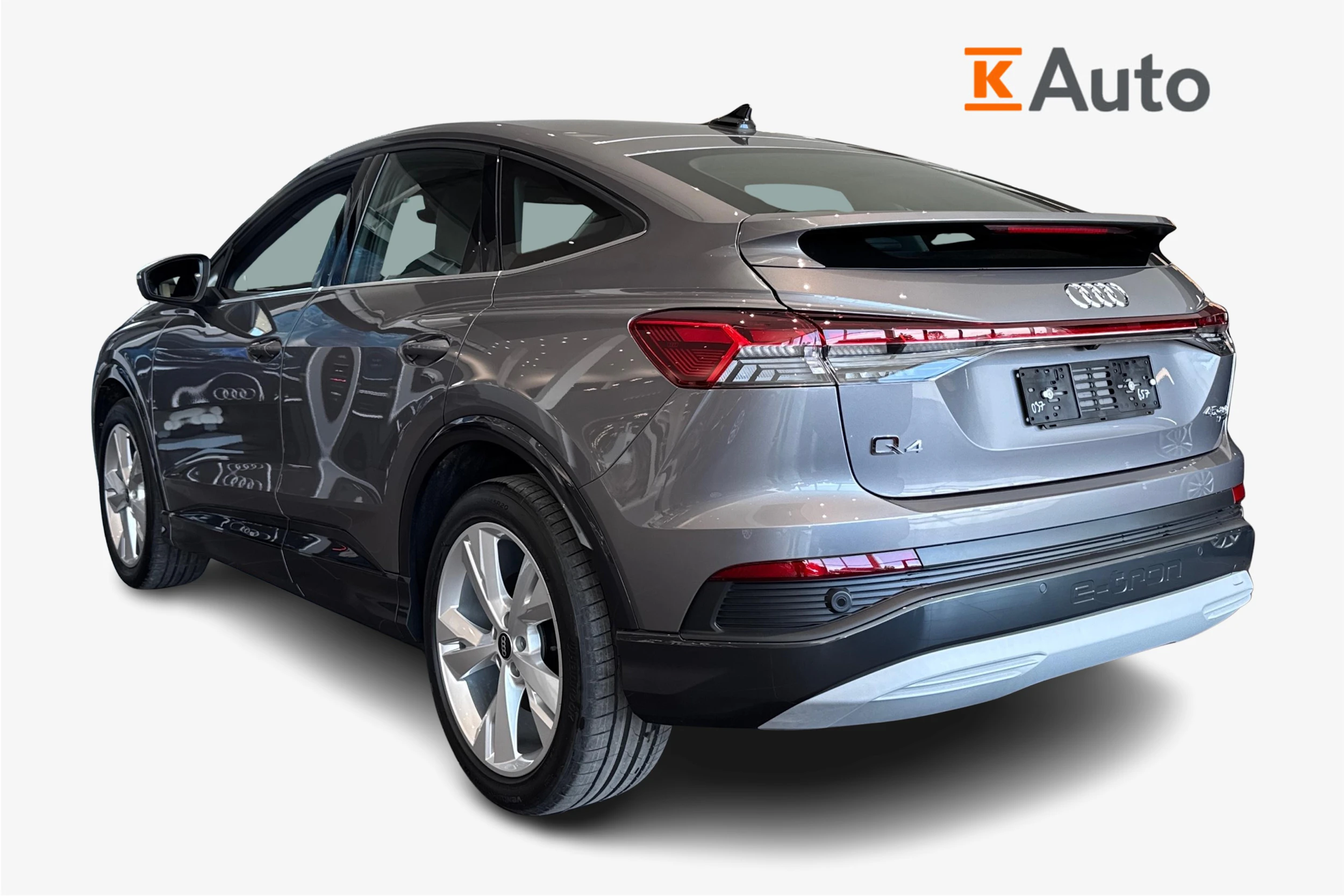 harmaa Audi Q4 e-tron 2026 kuva 2.