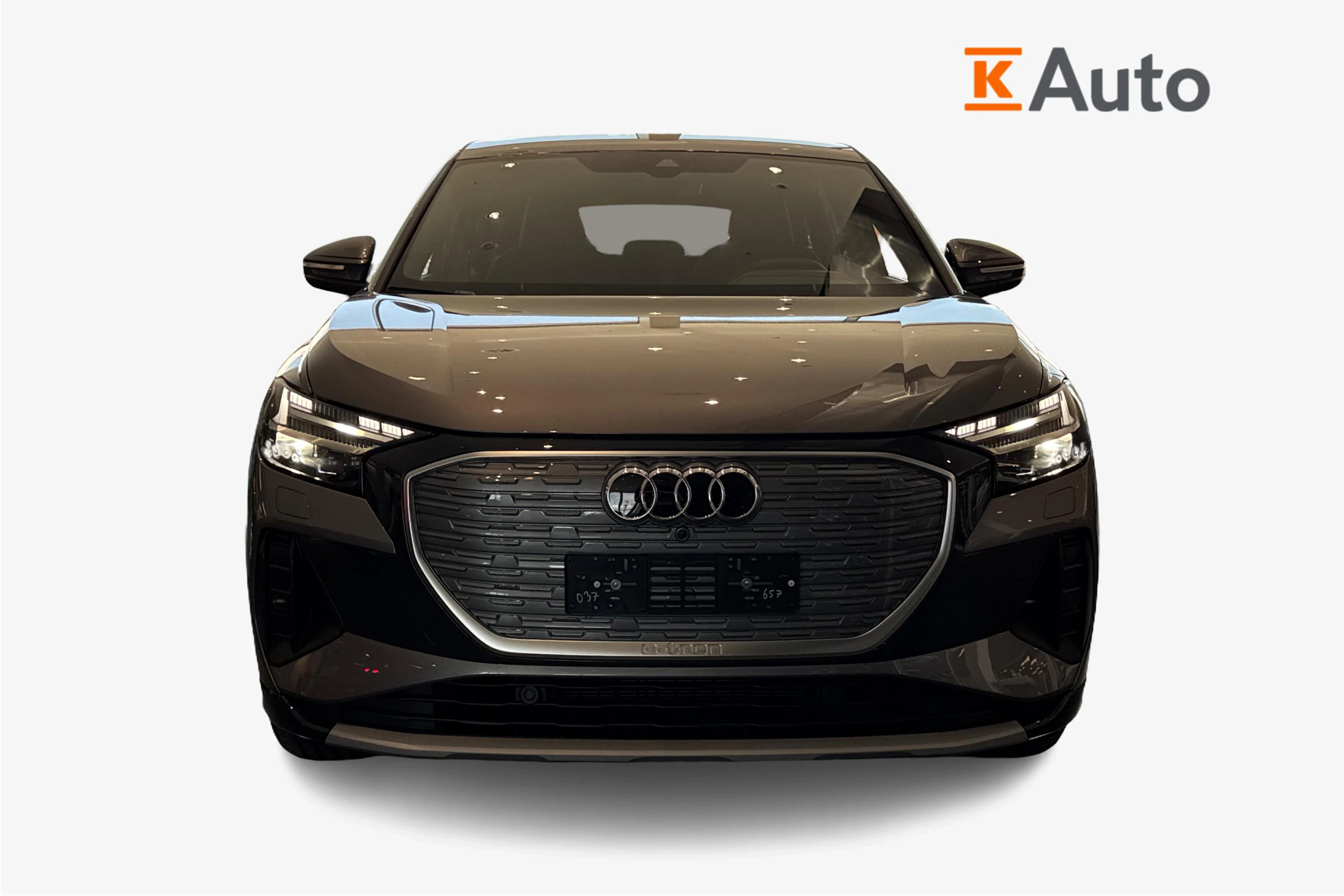 harmaa Audi Q4 e-tron 2026 kuva 4.