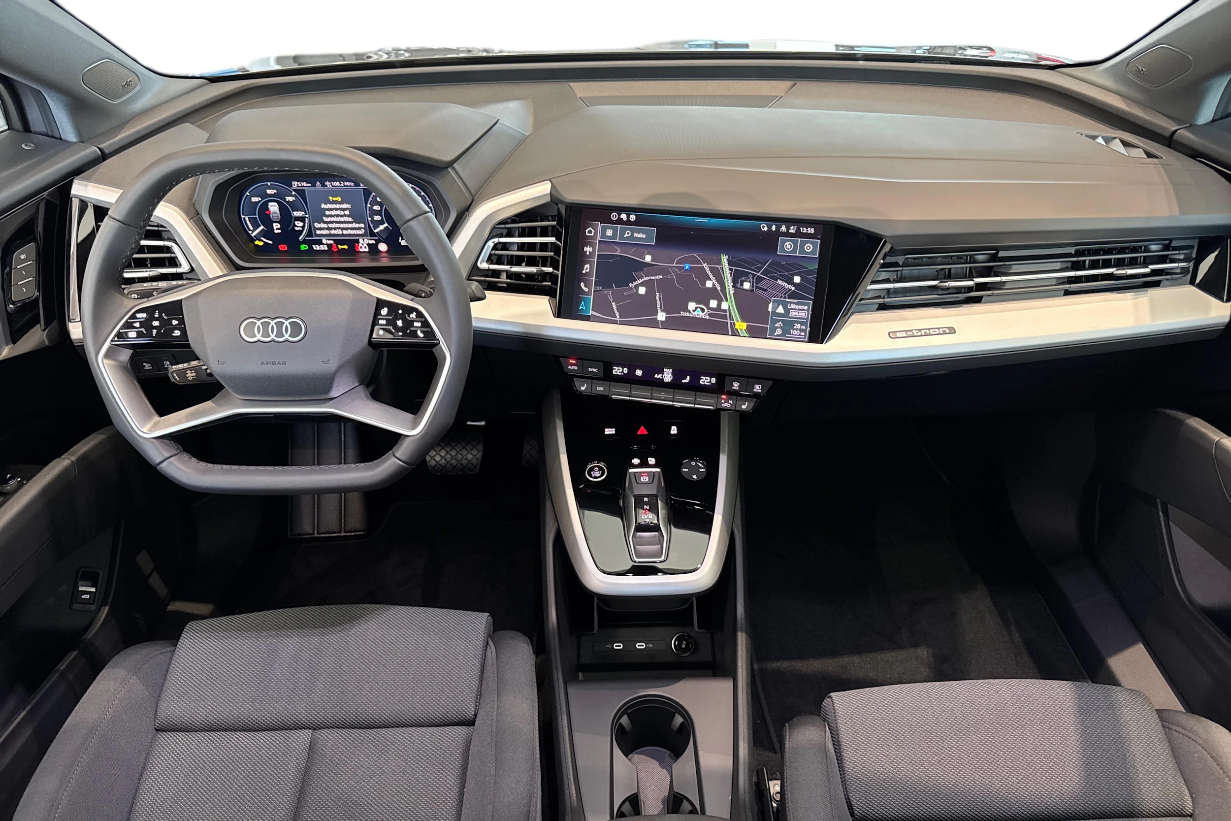 harmaa Audi Q4 e-tron 2026 kuva 7.