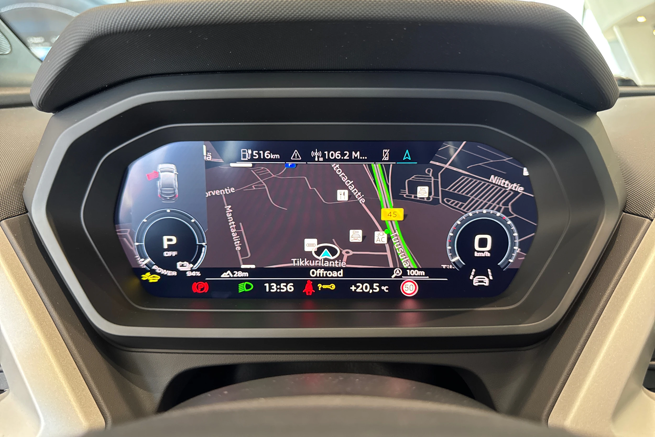 harmaa Audi Q4 e-tron 2026 kuva 13.