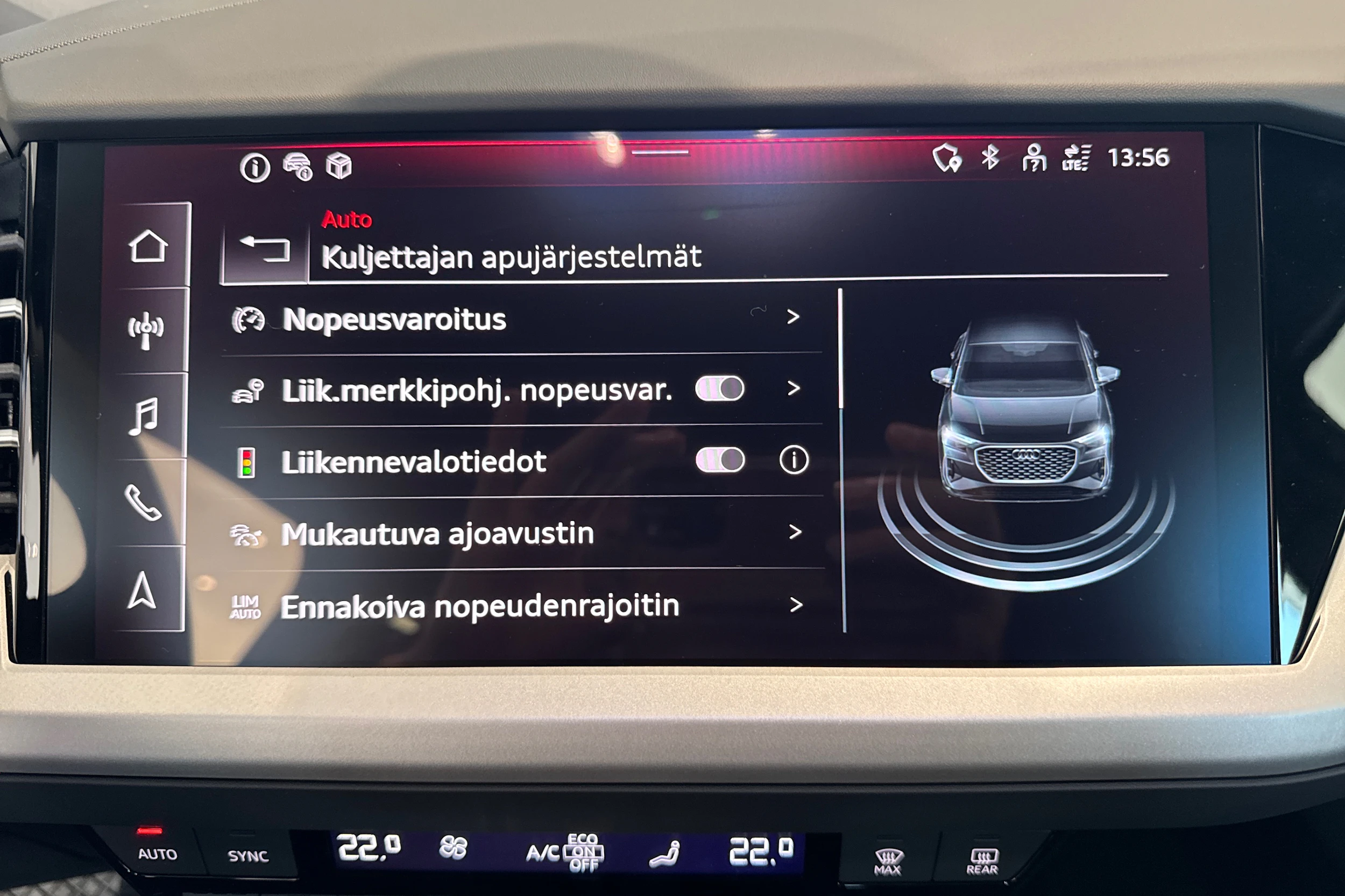 harmaa Audi Q4 e-tron 2026 kuva 14.
